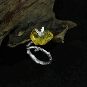 Natural-Silver-Looking-Back-Butterfly-amber-ring (2)